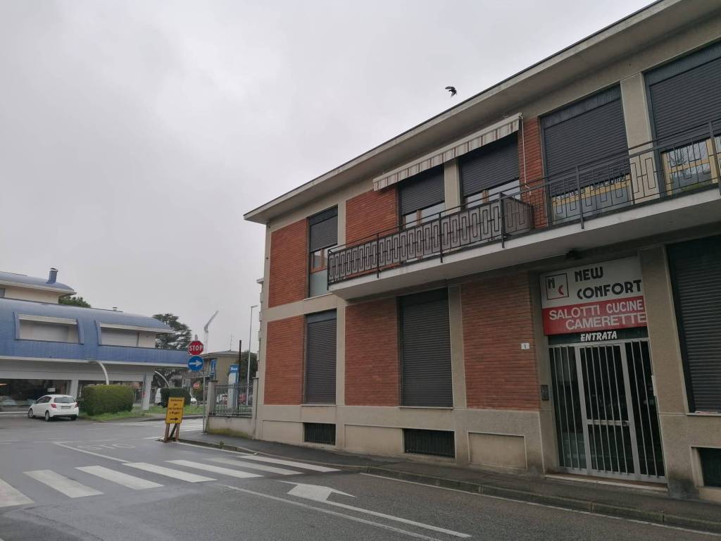 negozio in vendita a Lissone