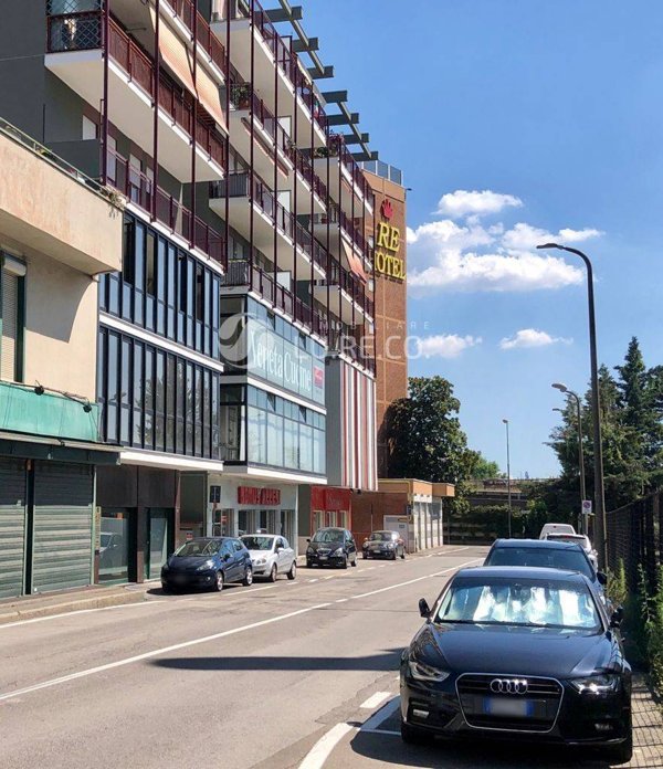 locale commerciale in vendita a Lissone