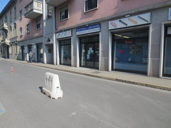 negozio in vendita a Lissone