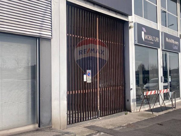 locale di sgombero in vendita a Lissone