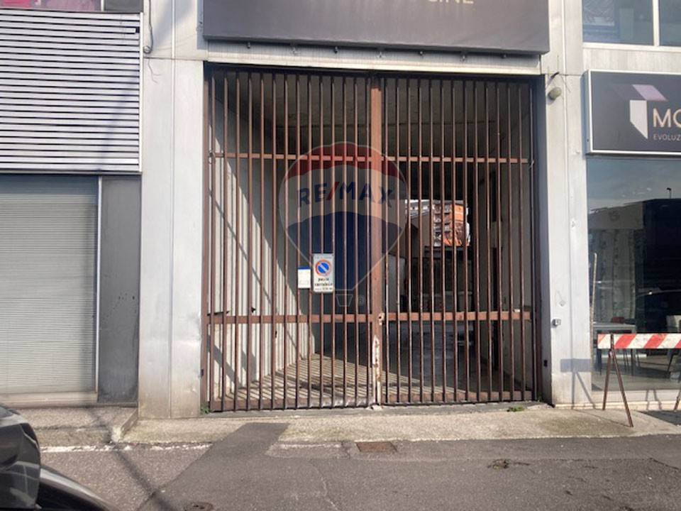 locale di sgombero in vendita a Lissone