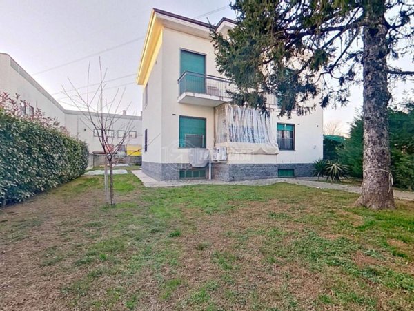 casa indipendente in vendita a Lissone in zona Santa Margherita