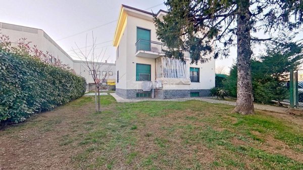 casa indipendente in vendita a Lissone in zona Santa Margherita