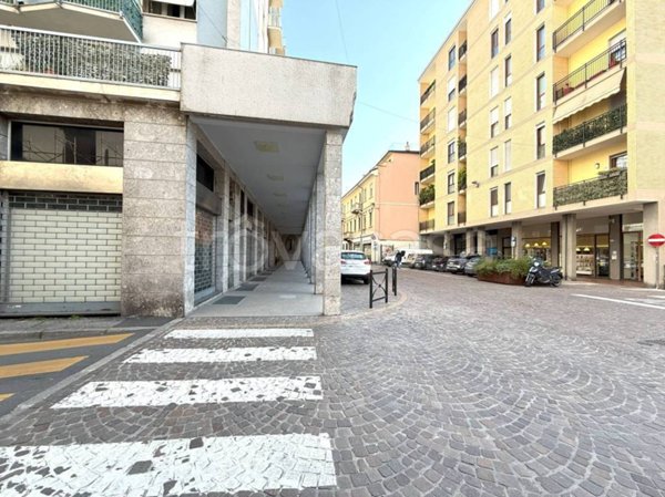 negozio in vendita a Lissone