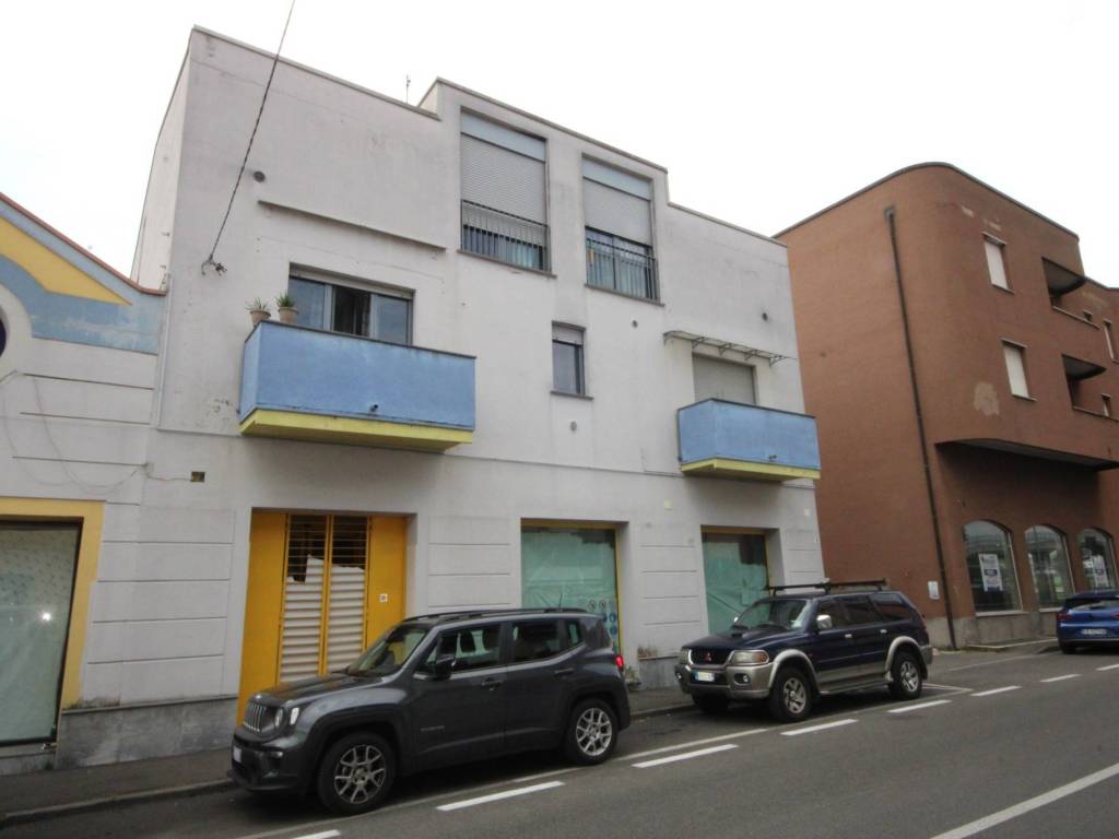 intera palazzina in vendita a Lissone in zona Santa Margherita
