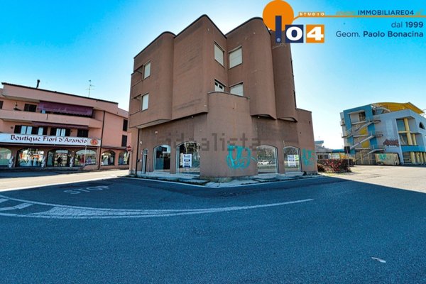 negozio in vendita a Lissone