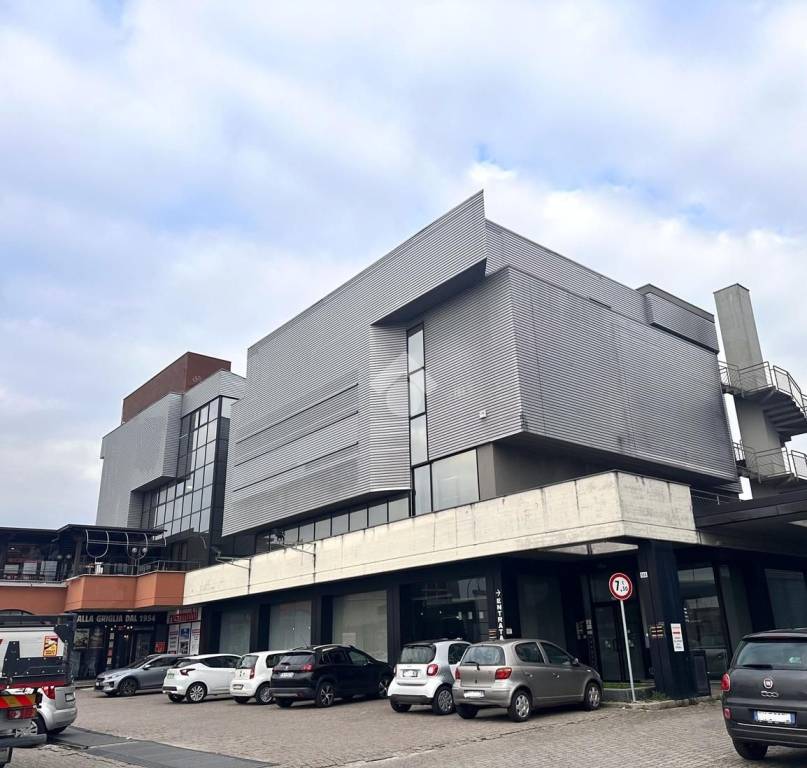 negozio in vendita a Lissone