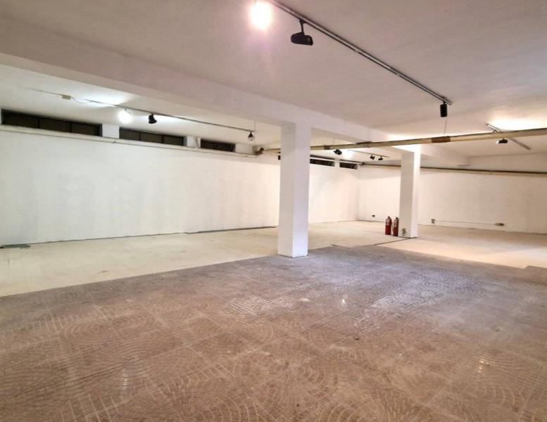 locale commerciale in vendita a Lissone