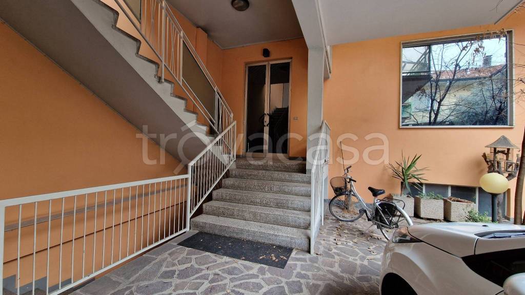 locale commerciale in vendita a Lissone