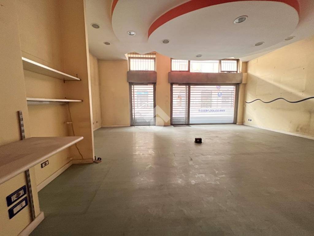negozio in vendita a Lissone