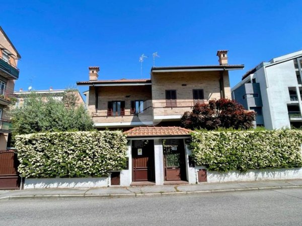 casa indipendente in vendita a Lissone