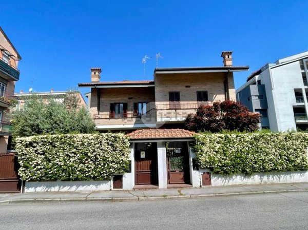 casa indipendente in vendita a Lissone