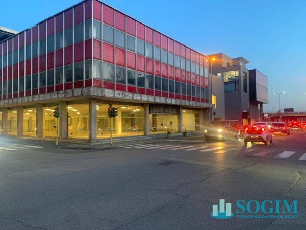 locale commerciale in vendita a Lissone