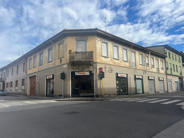 locale commerciale in vendita a Lissone