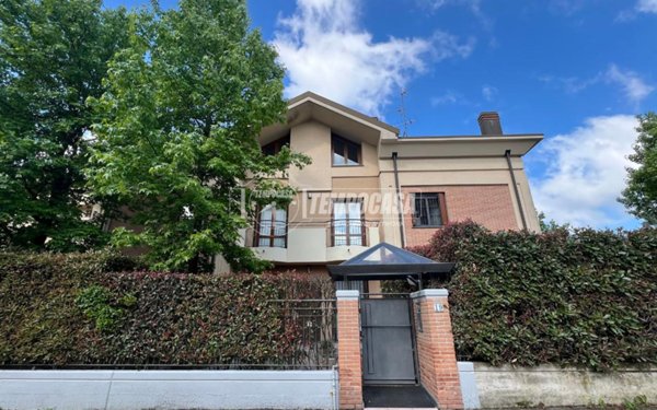 casa indipendente in vendita a Lissone in zona Santa Margherita