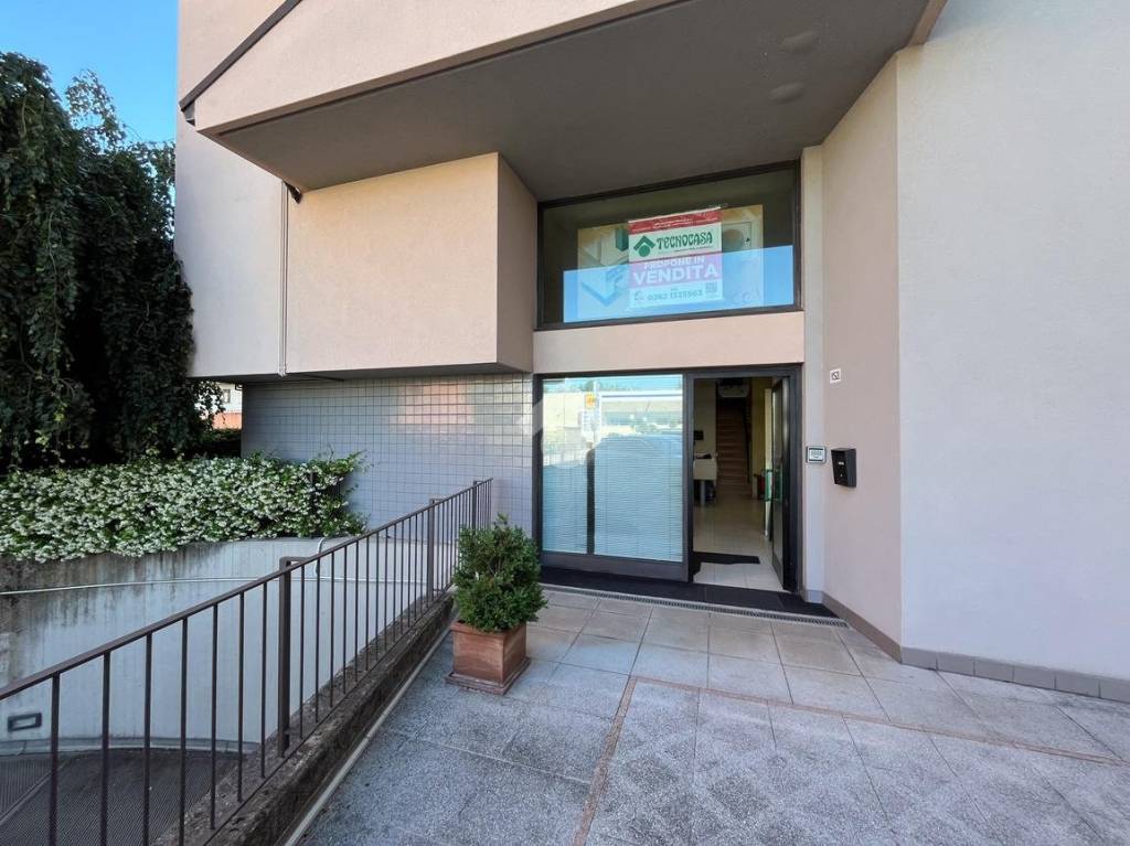 negozio in vendita a Lissone