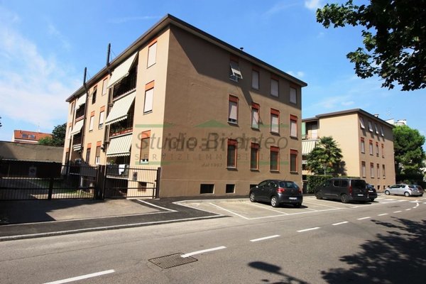 locale di sgombero in vendita a Lissone