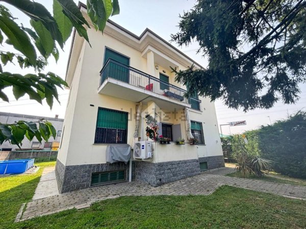 casa indipendente in vendita a Lissone in zona Santa Margherita