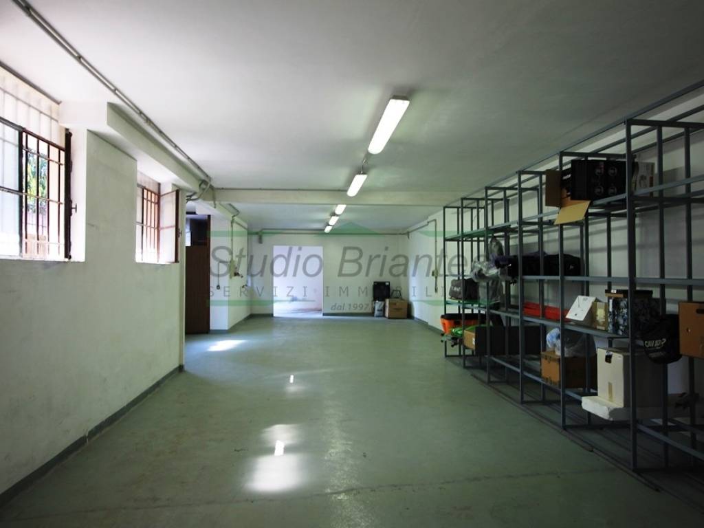 locale commerciale in vendita a Lissone