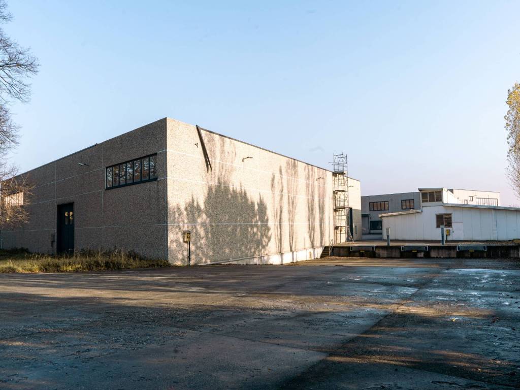 locale commerciale in vendita a Lissone