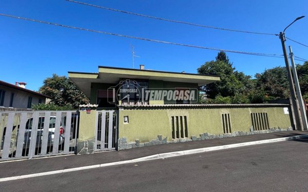 casa indipendente in vendita a Lissone in zona Santa Margherita
