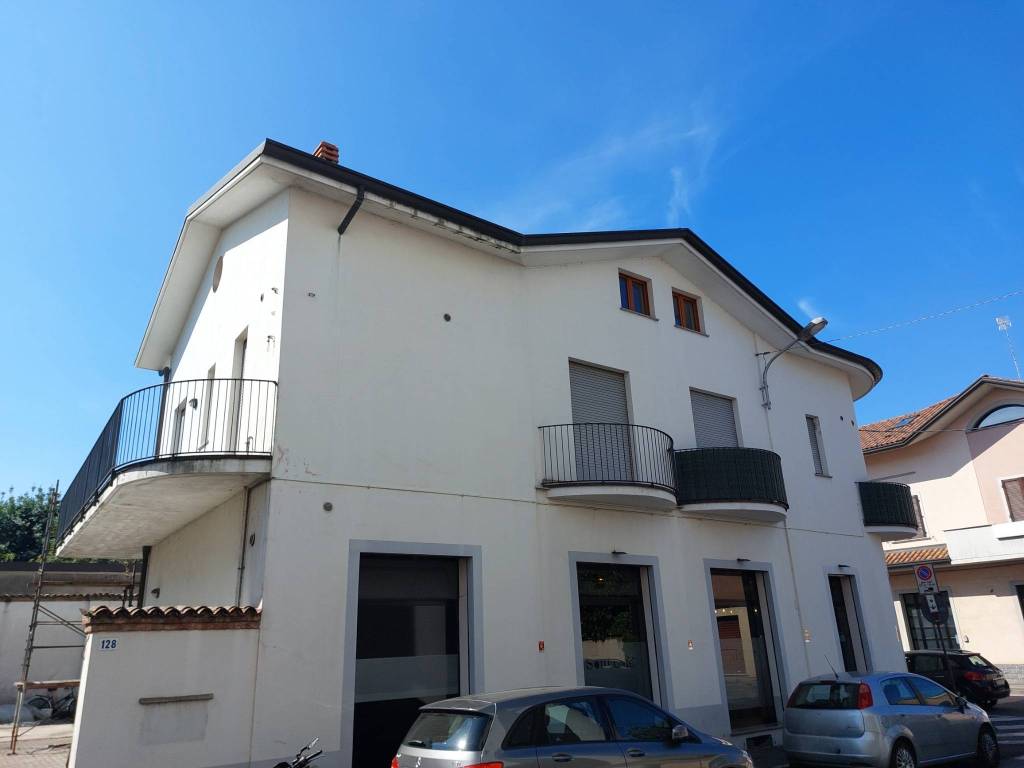 negozio in vendita a Lissone