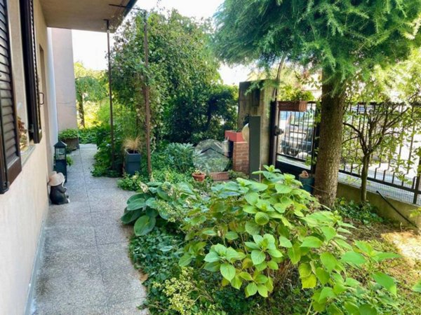 casa indipendente in vendita a Lissone