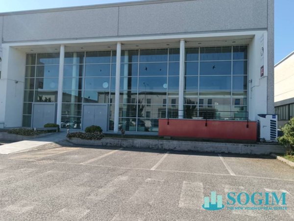 capannone in vendita a Lissone