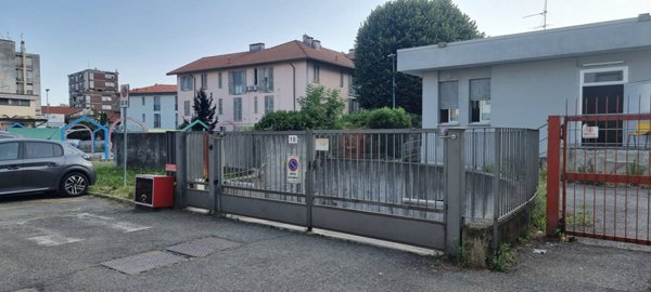 locale di sgombero in vendita a Lissone