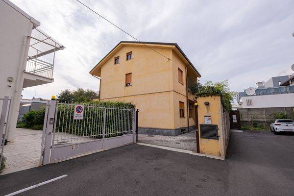 casa indipendente in vendita a Lissone