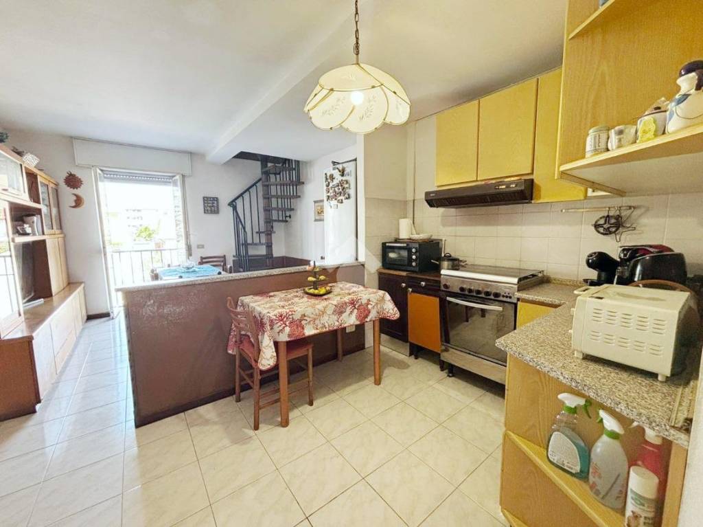 appartamento in vendita a Lissone in zona Santa Margherita