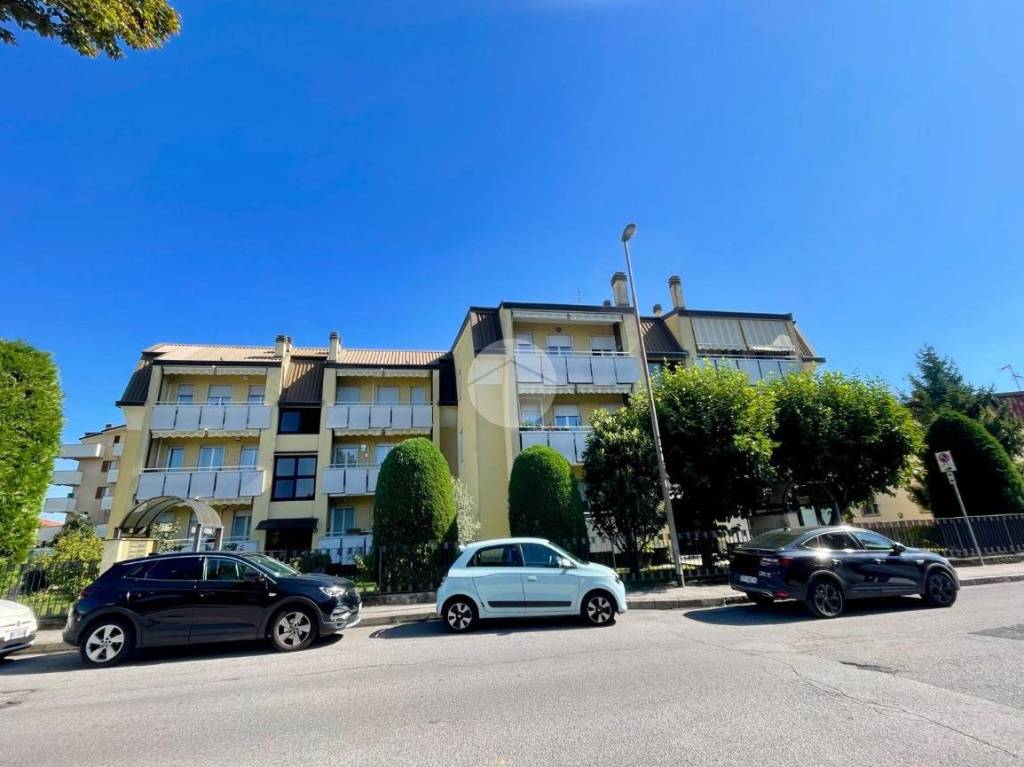appartamento in vendita a Lissone in zona Santa Margherita