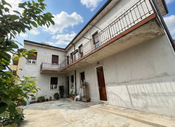 casa indipendente in vendita a Lissone