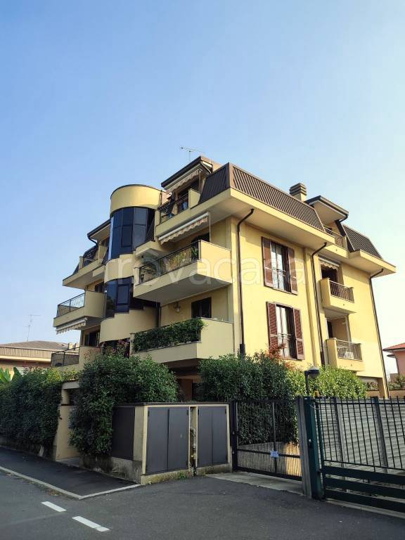 appartamento in vendita a Lissone in zona Santa Margherita