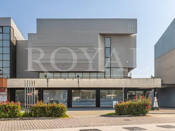 negozio in vendita a Lissone