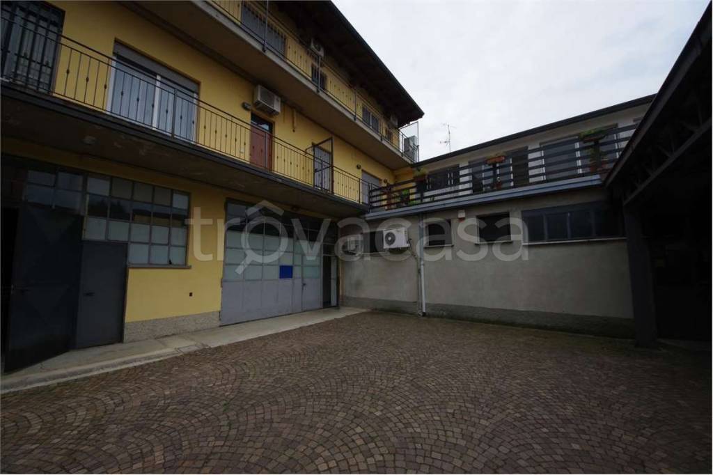 locale commerciale in vendita a Lissone