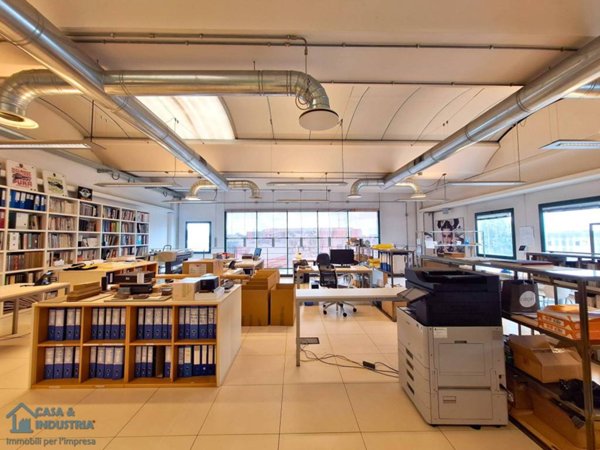 locale commerciale in vendita a Lissone in zona Santa Margherita