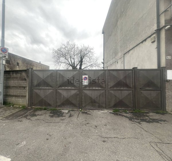 locale di sgombero in vendita a Lissone