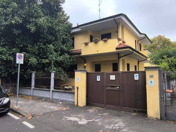 casa indipendente in vendita a Lissone