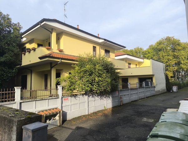 casa indipendente in vendita a Lissone
