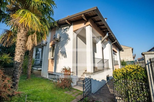 casa indipendente in vendita a Lissone