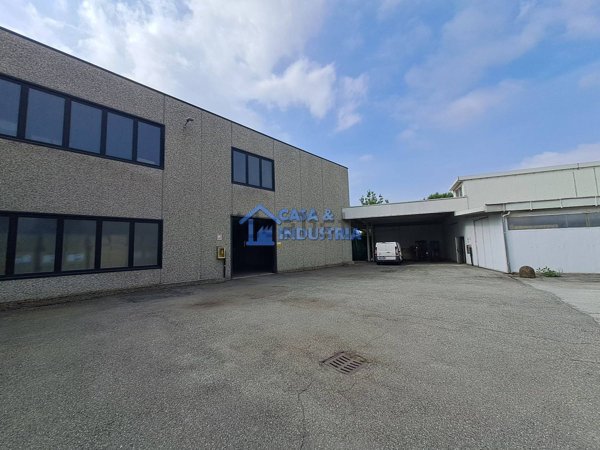 capannone in vendita a Lissone