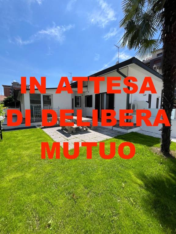 casa indipendente in vendita a Lissone