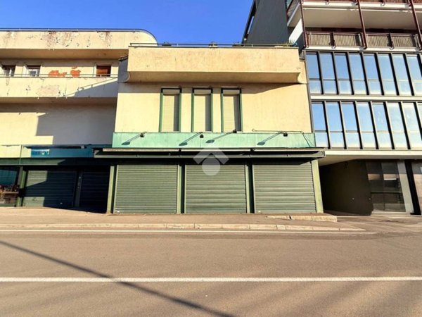 negozio in vendita a Lissone