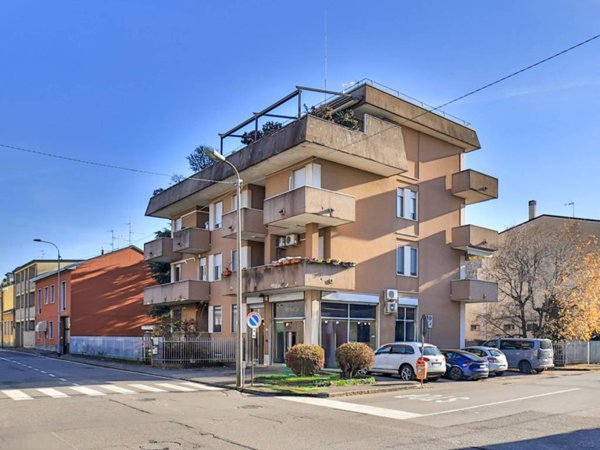 negozio in vendita a Lissone