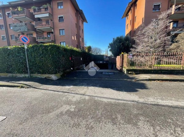 locale commerciale in vendita a Lissone