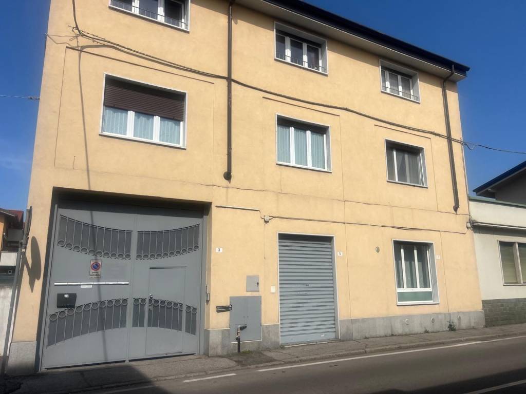 negozio in vendita a Lissone