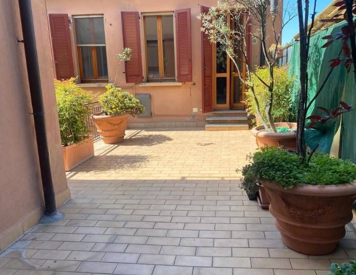 casa indipendente in vendita a Lissone in zona Santa Margherita