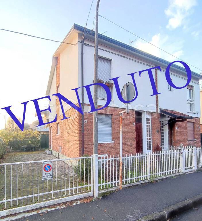 casa indipendente in vendita a Lissone in zona Santa Margherita