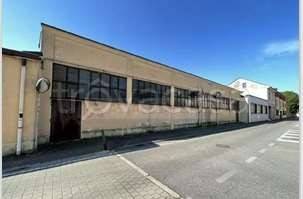 locale commerciale in vendita a Lissone